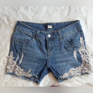Venus crochet distressed shorts size 8